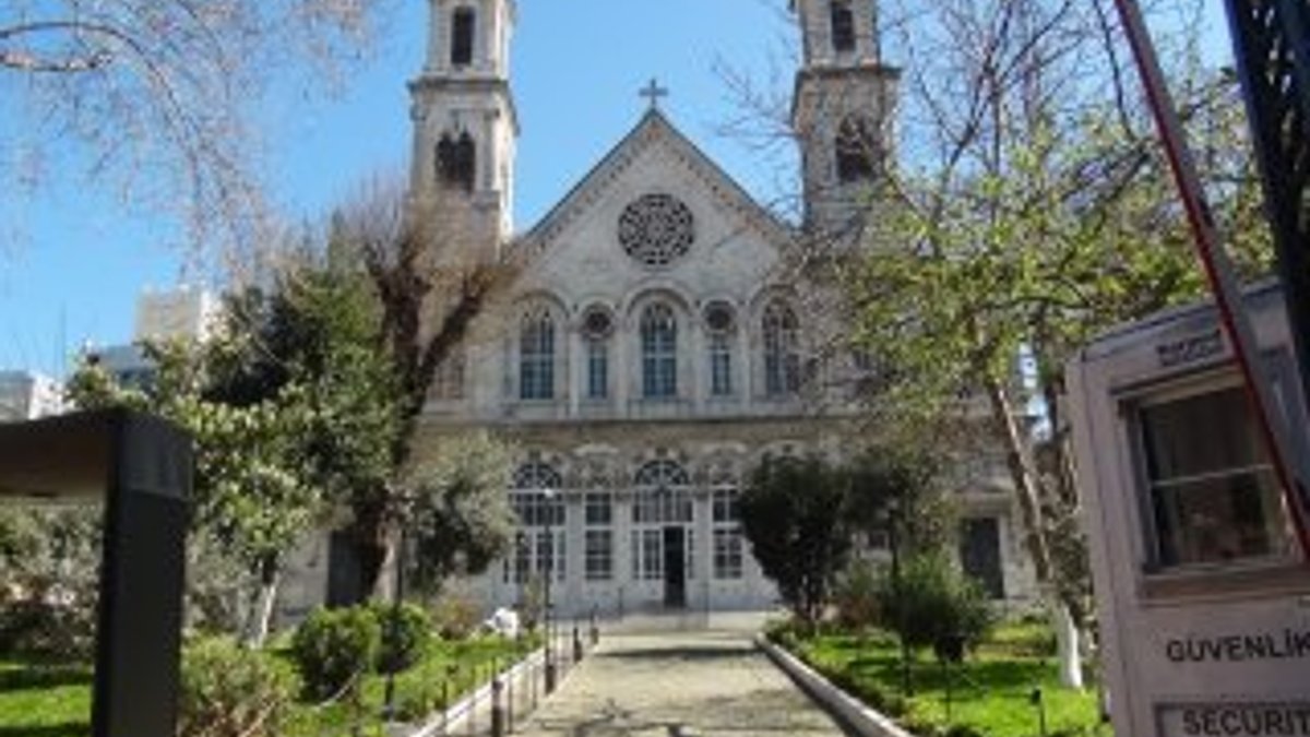Virüs nedeniyle kilise ve sinagoglar kapandı