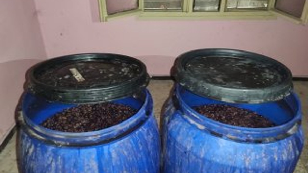 Seyhan'da 3 bin 410 litre sahte içki ele geçirildi