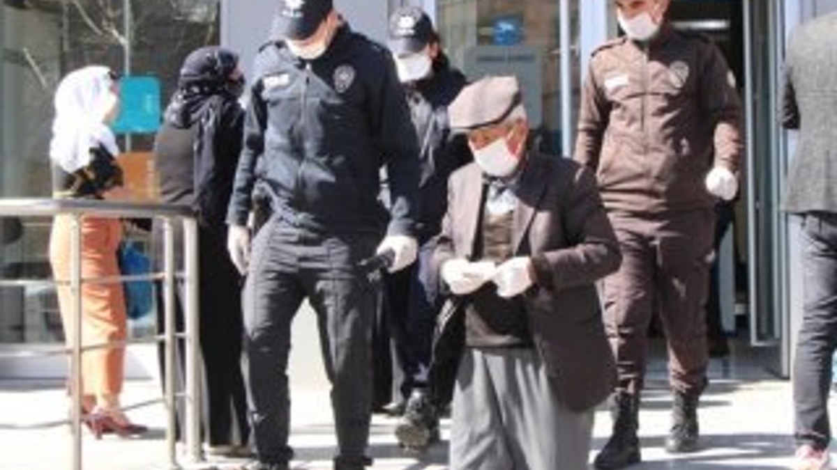Kastamonu'da yasağa uymayan yaşlılara 9 bin 450 lira ceza