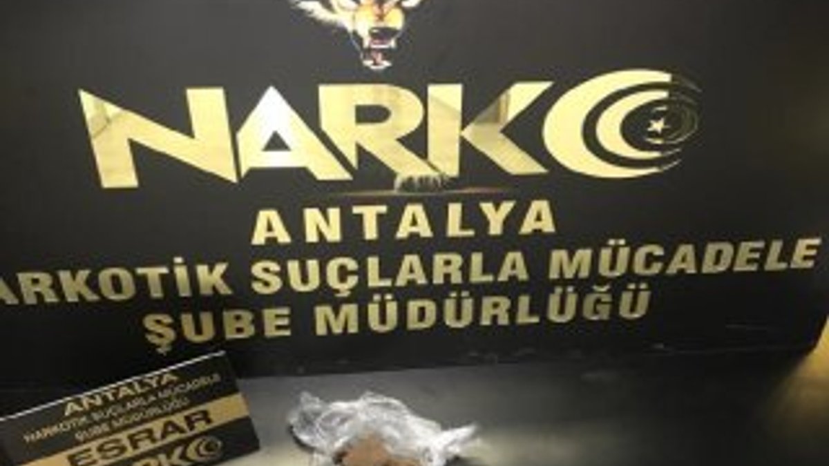 Antalya'da havalimanında uyuşturucu madde kontrolü