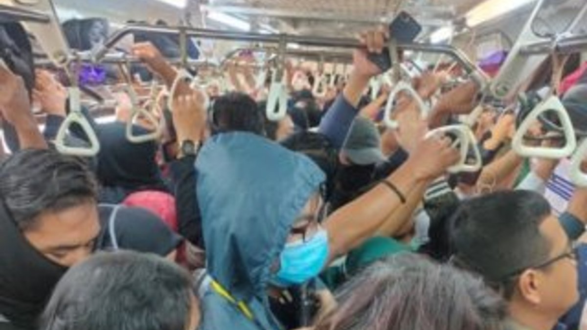 Endonezya'da korona yasağına uymayanlara hapis cezası