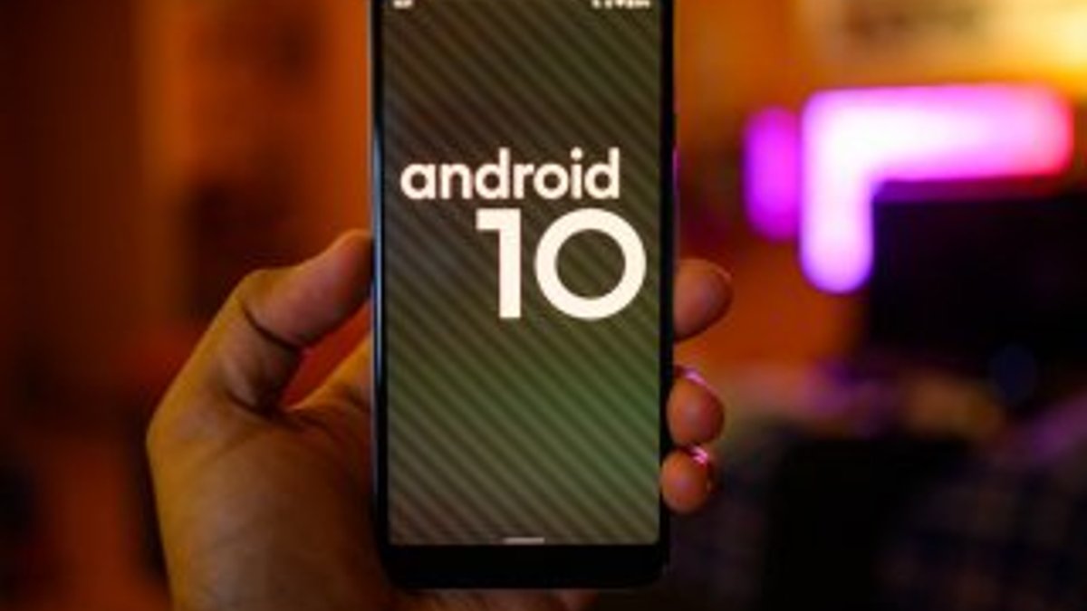 Samsung Galaxy A9 modeline Android 10 güncellemesi geldi
