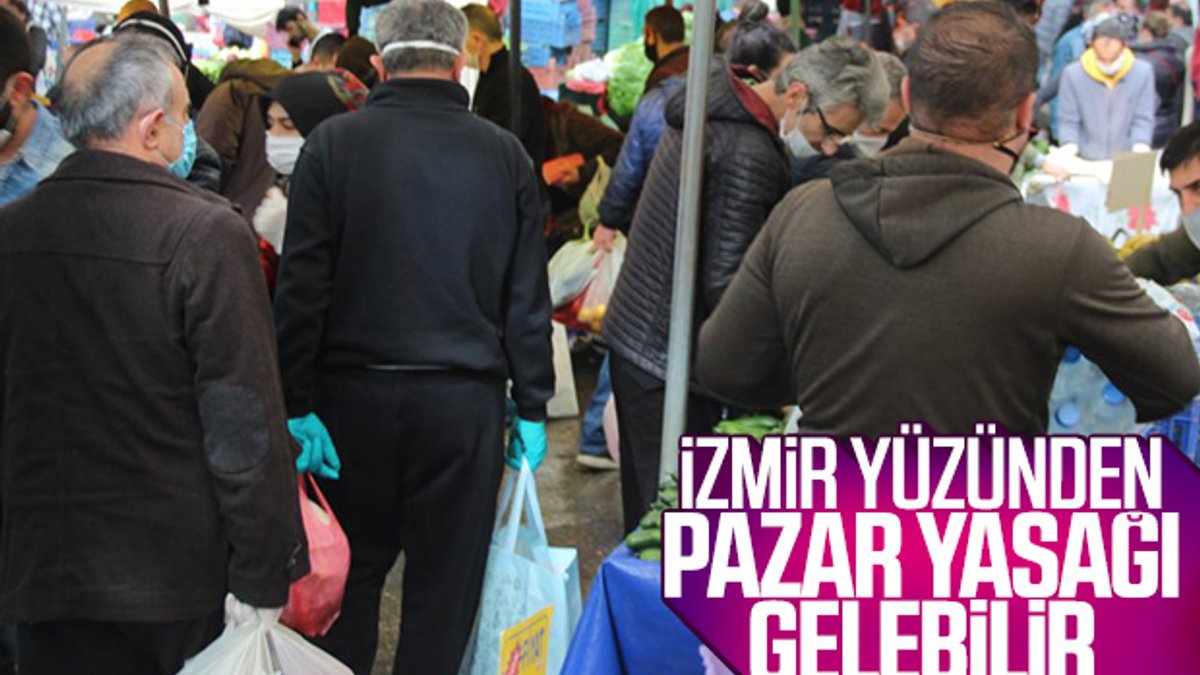 İzmir'deki pazarda vatandaşlar sosyal mesafeye uymadı