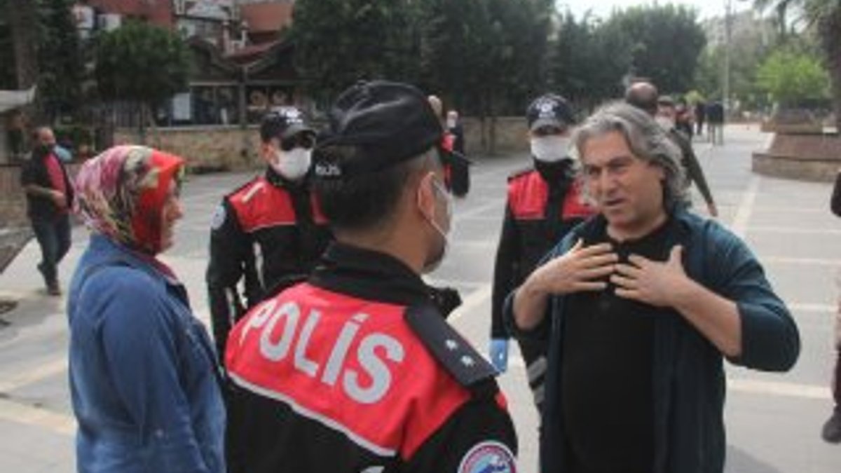 Adana'da şahıs maske takmamak için polise direndi