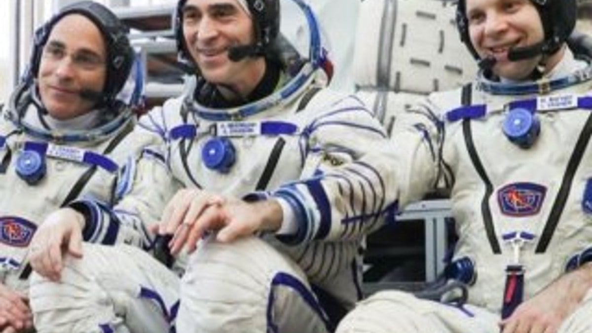 Astronotlar, uzaya gönderilmeden önce karantinaya alındı