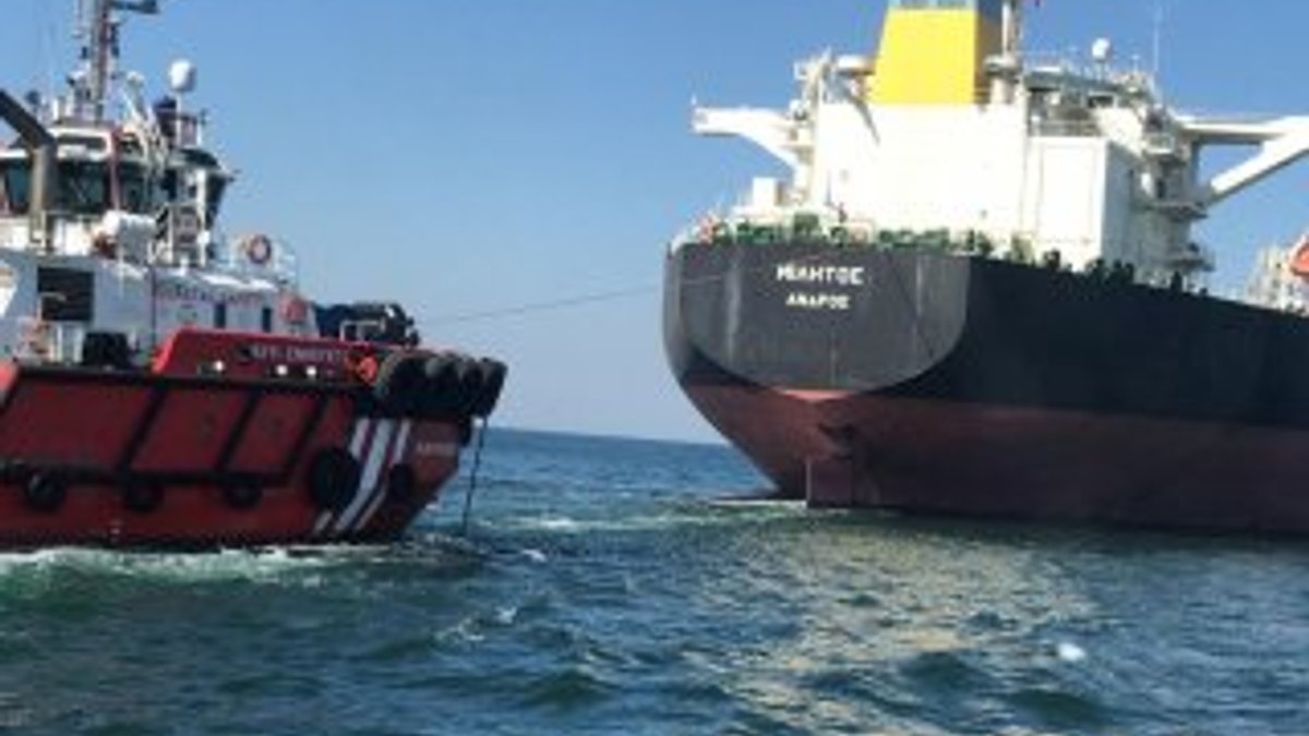 İstanbul Boğazı'nda Yunan bayraklı tanker sürüklendi