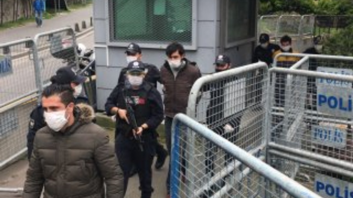 İstanbul'da türbe kurşunlarını çalan iki hırsız yakalandı