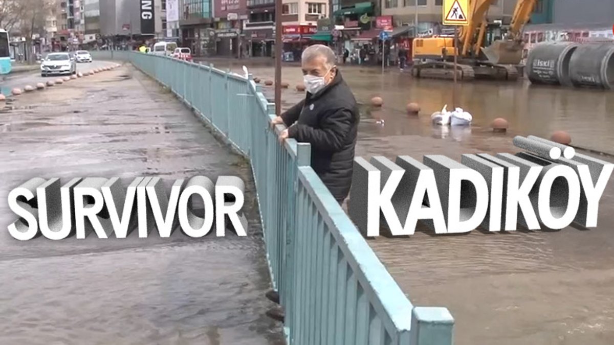 Kadıköy'de İSKİ ekipleri atık su borusunu patlattı