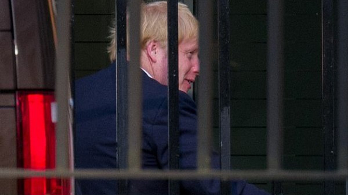 Boris Johnson, 22 gün sonra görevine döndü
