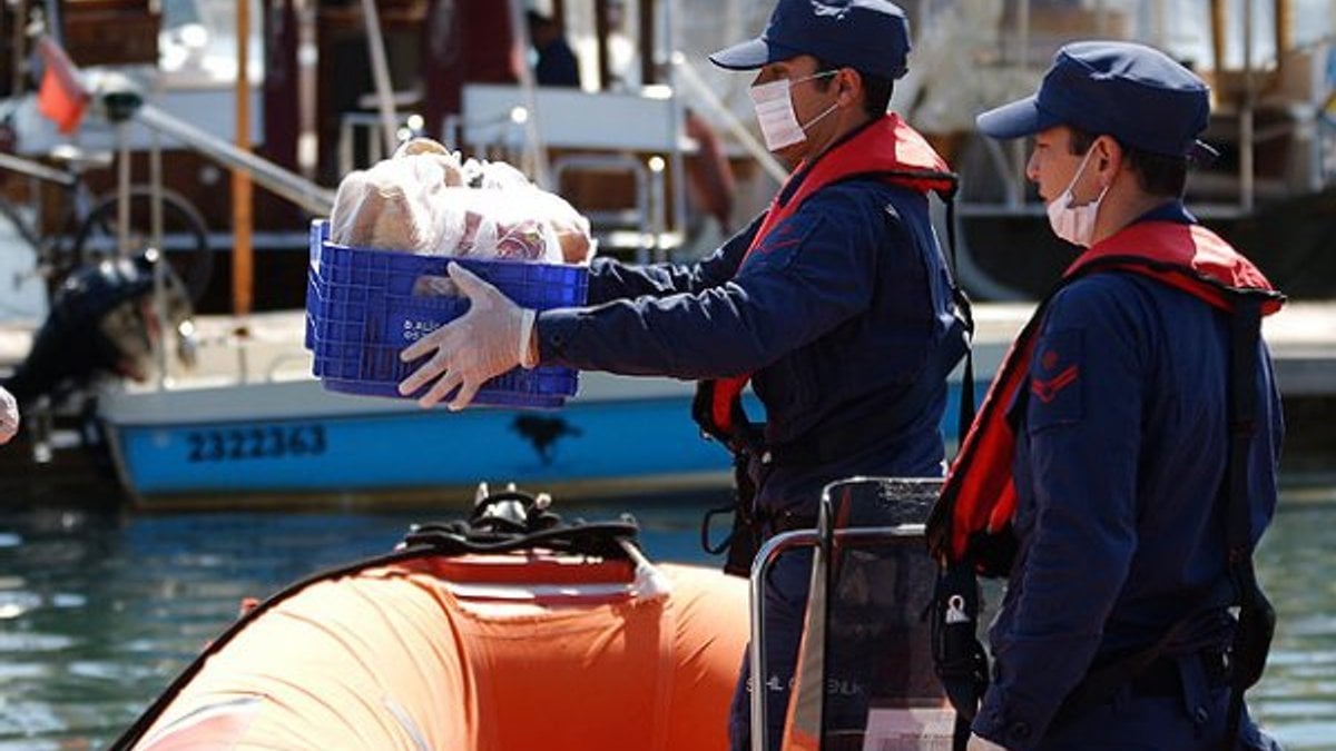 Kaleköylülerin ihtiyaçları tekne ile taşınıyor