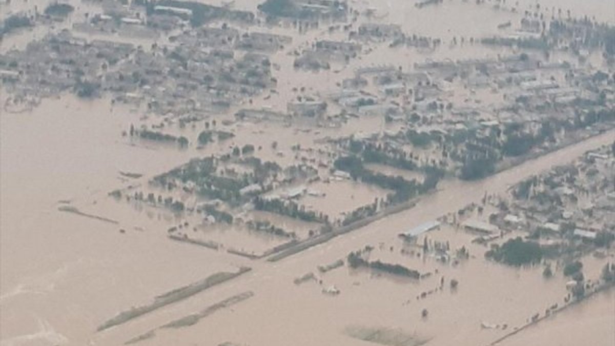 Özbekistan'da aşırı yağışlar nedeniyle baraj duvarı çöktü