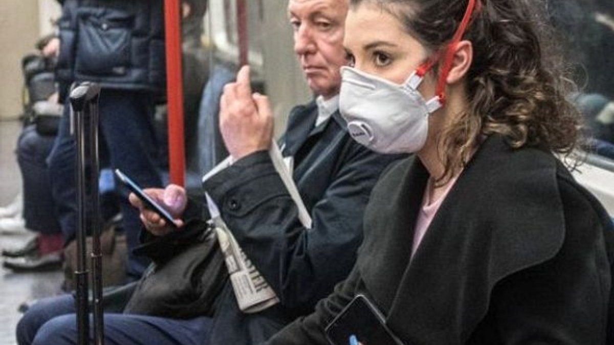 İspanya'da toplu taşımada maske zorunluluğu getirildi