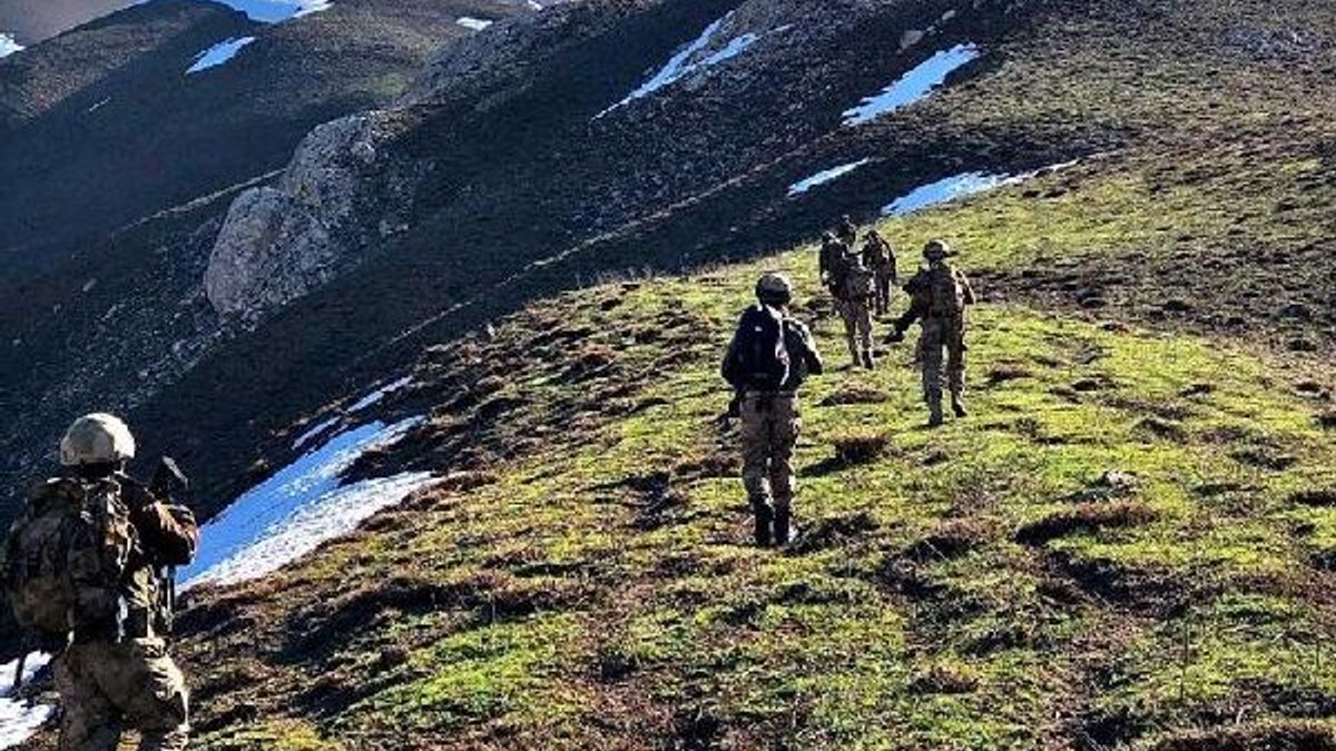 Şemdinli'de PKK'ya ait 5 EYP düzeneği ele geçirildi