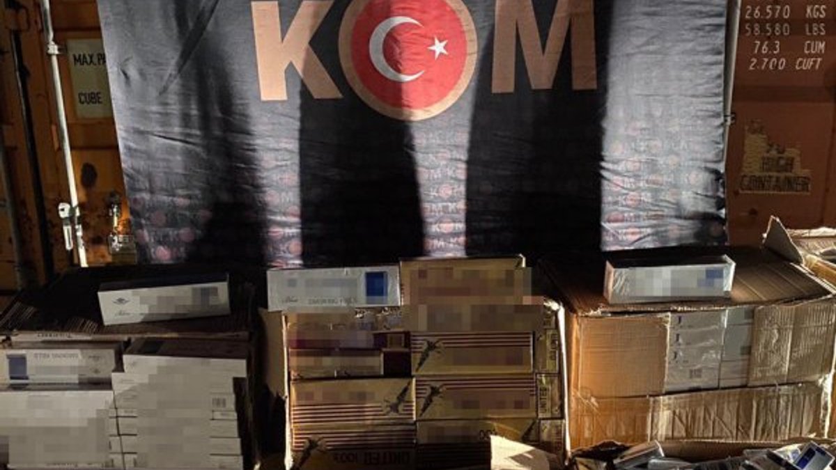 Gaziantep'te tırda 8 bin paket kaçak sigara ele geçirildi