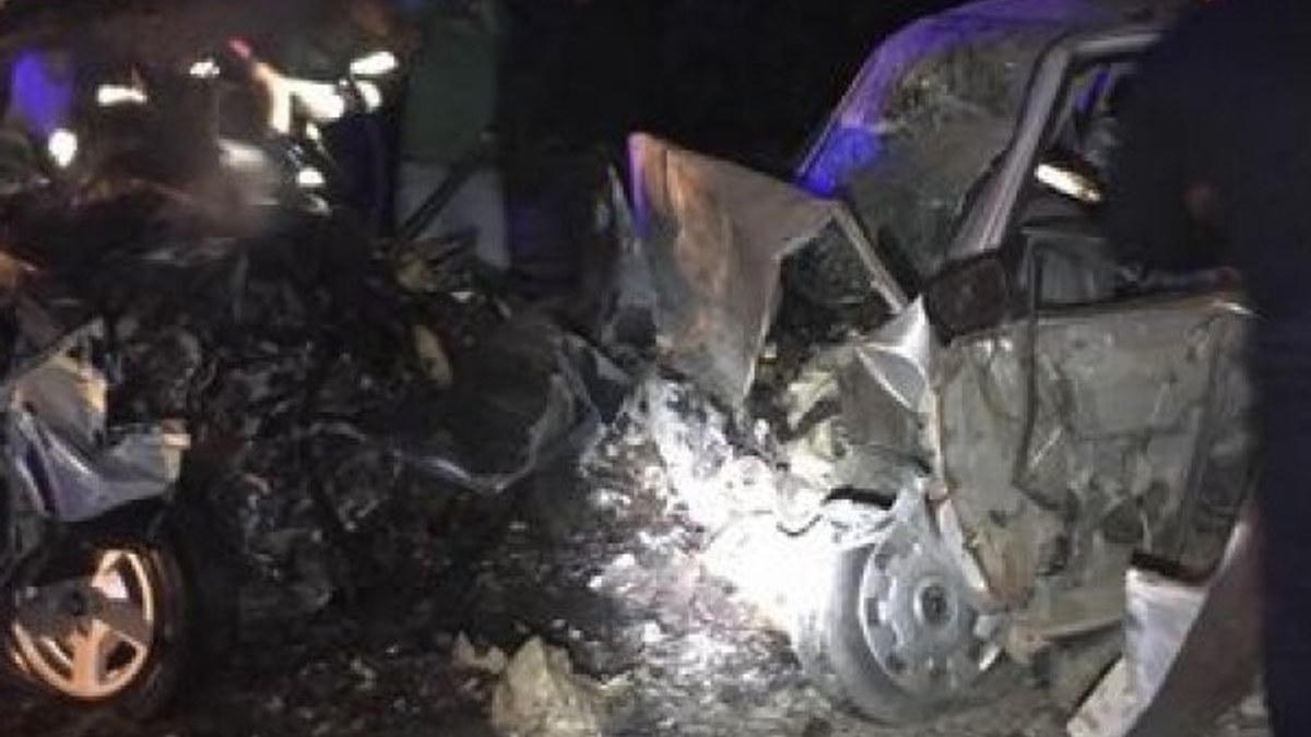 Muğla'da otomobiller kafa kafa çarpıştı: 2 ölü