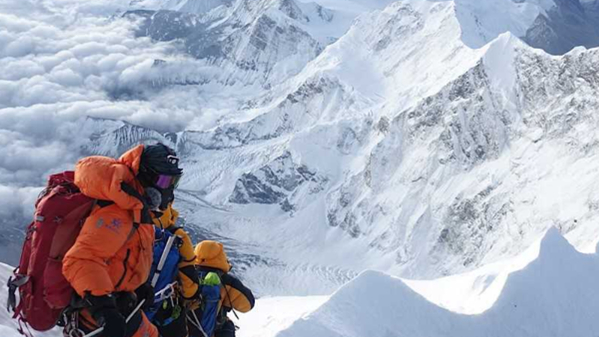Çinliler, Everest Dağı'nın yüksekliğini yeniden ölçecek