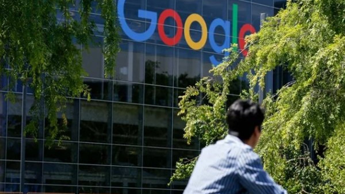 Google ve Facebook evden çalışma süresini uzattı