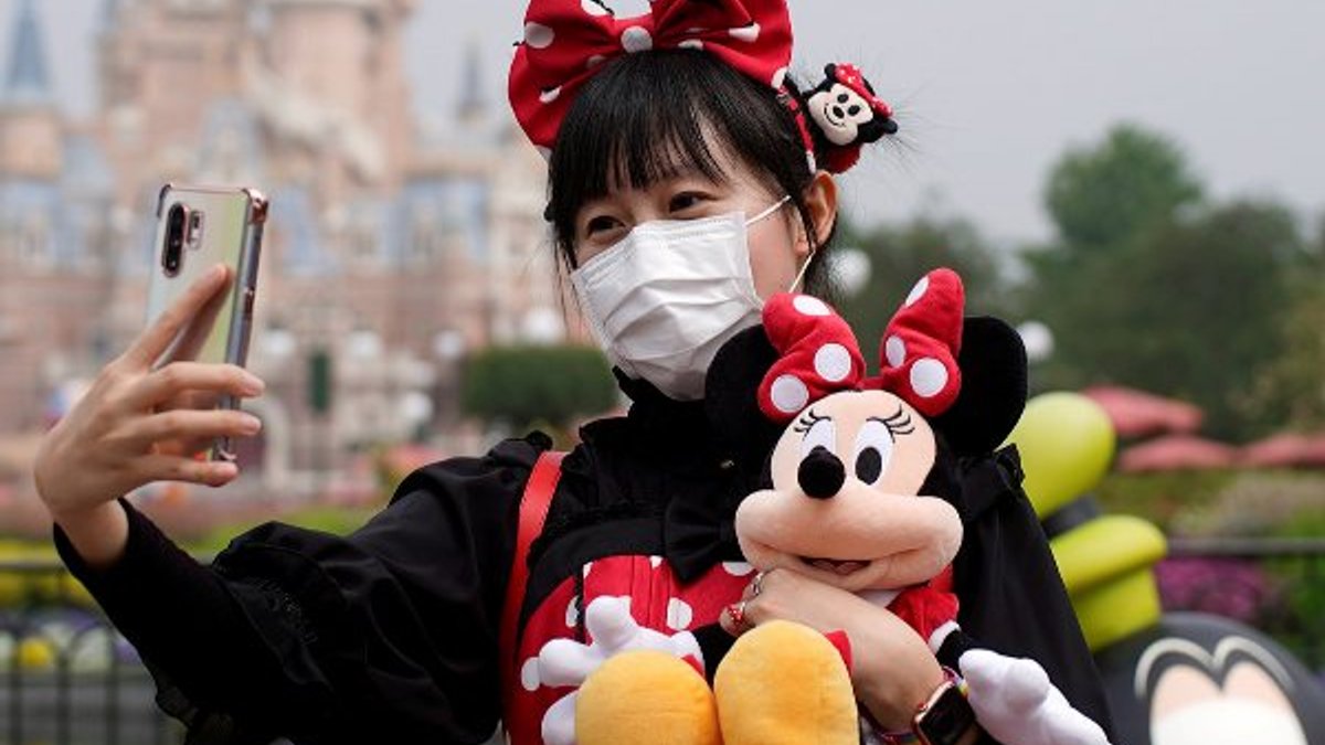 Şanghay Disneyland yeniden ziyarete açıldı