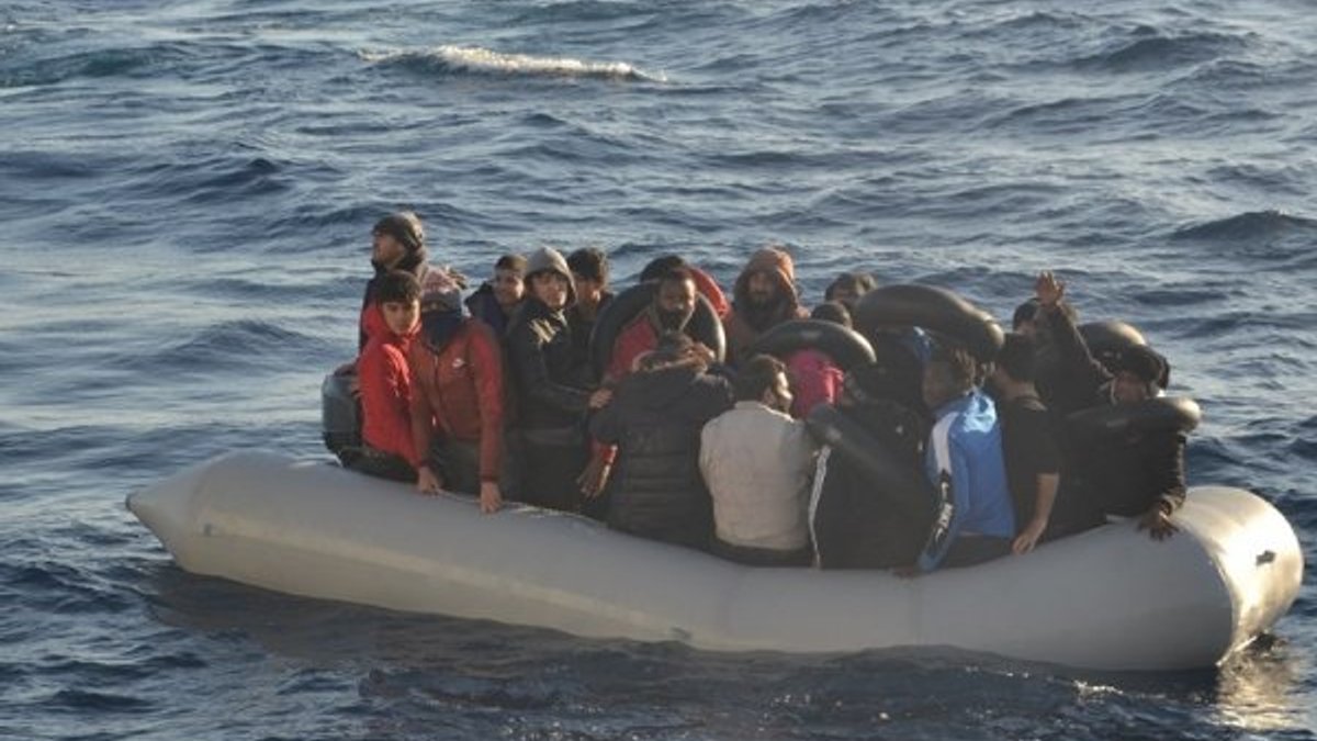 Yunanistan'ın geri yolladığı 24 sığınmacı kurtarıldı