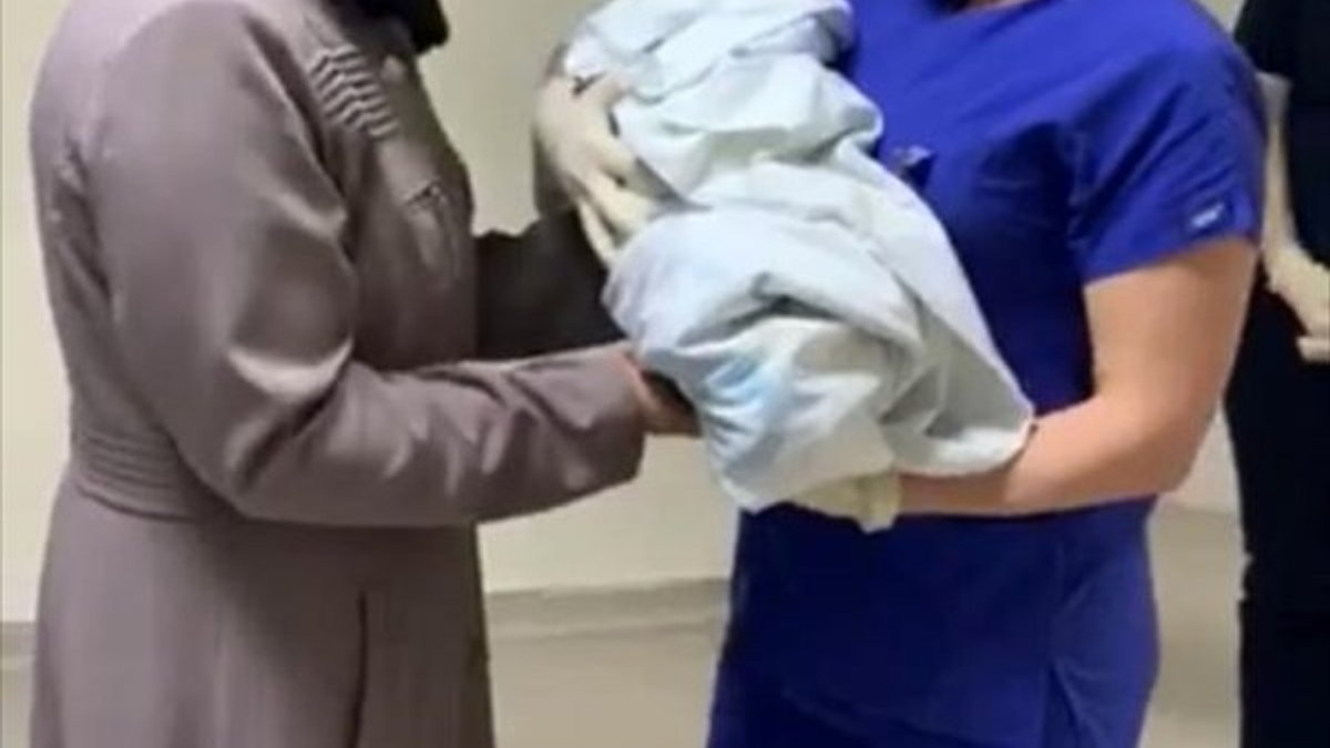 Kütahya'da 5 aylık bebek koronavirüsü yendi