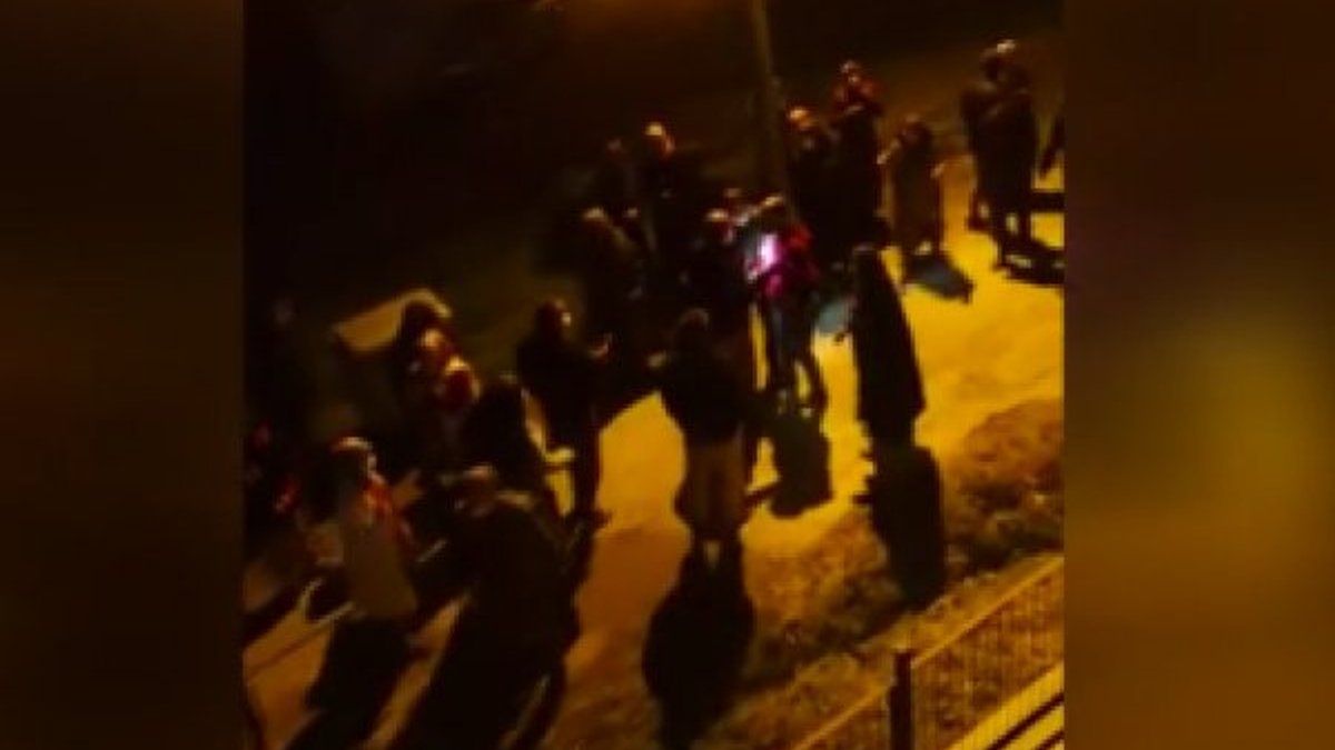 CHP'liler madene karşı çıkmayan muhtarın evini taşladı