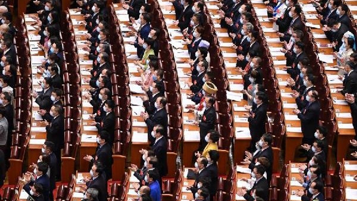 Çin'in Ulusal Halk Kongresi'nden korkutan görüntü