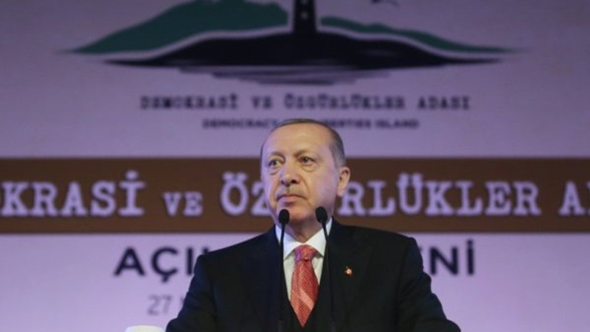 Erdoğan: Demokrasimize gölge düşürenler 27 Mayıs hayranı