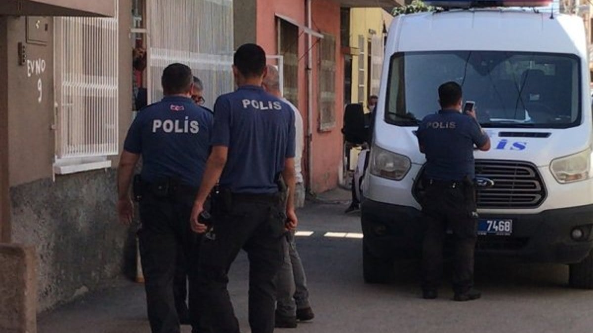 Adana'da eşini darbedip, babası ve kardeşini bıçakladı