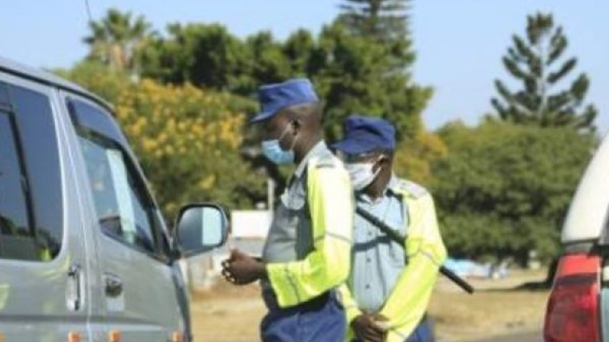 Zimbabve'de virüs yasağı ihlallerine 40 bin gözaltı