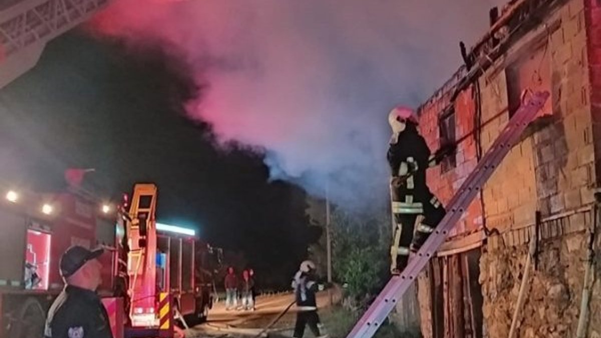 Denizli'de ahşap evde yangın çıktı: 1 ölü