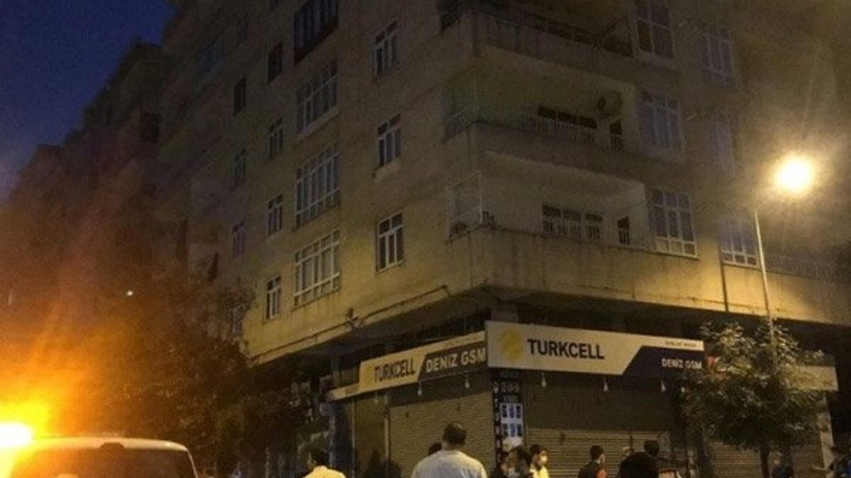 Diyarbakır'da 3 bina, çökme tehlikesiyle boşaltıldı