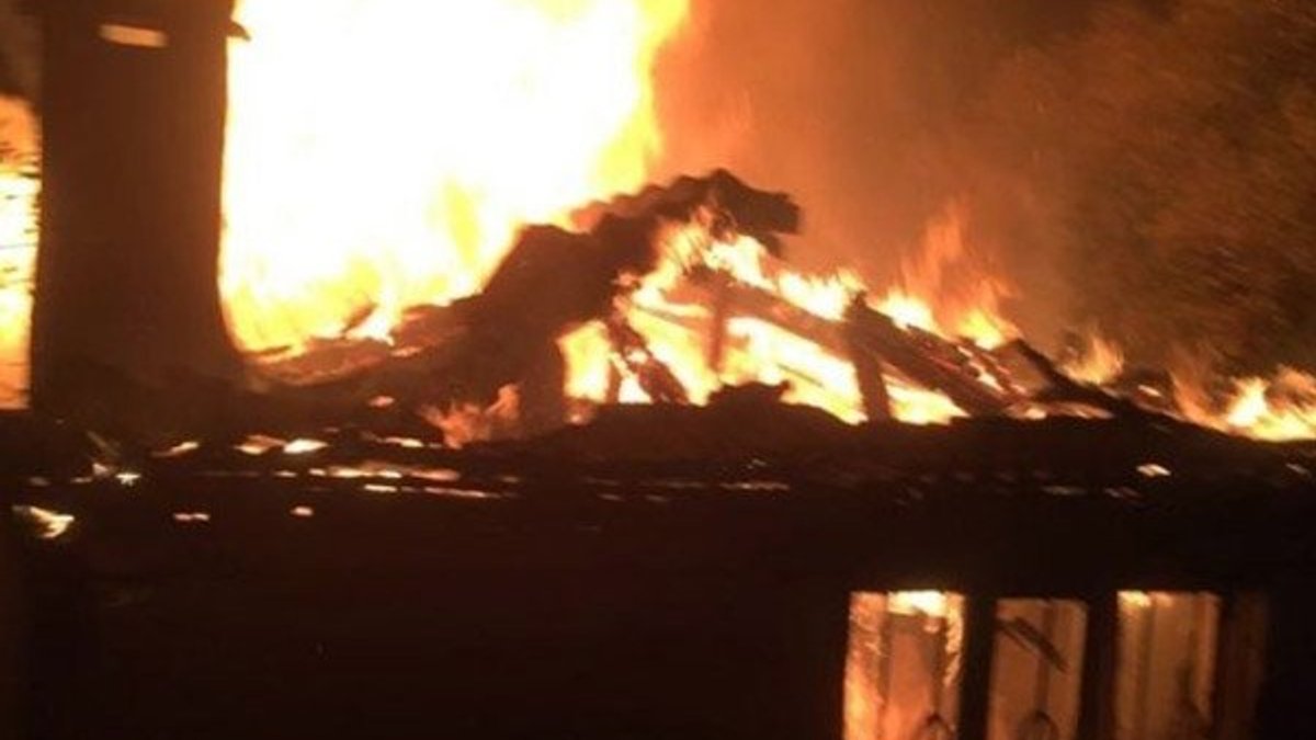 Muğla'da yangın: Ahşap bina kül oldu