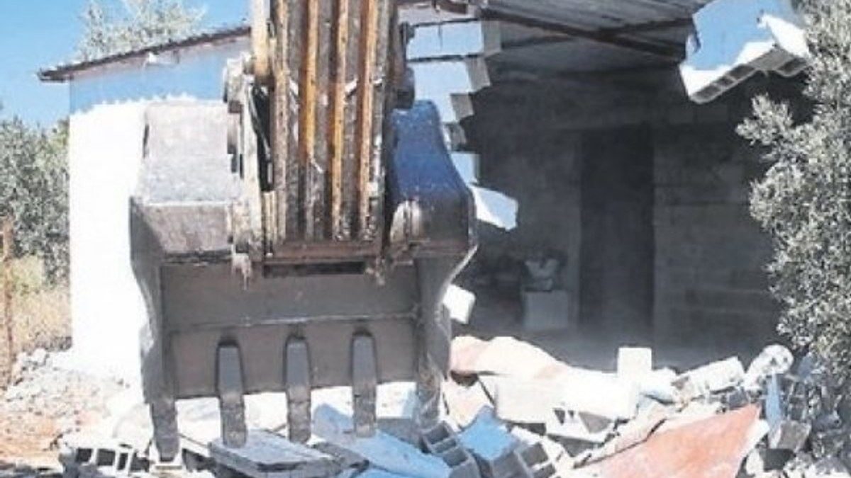 Antalya'da 654 kaçak yapı yıkıldı