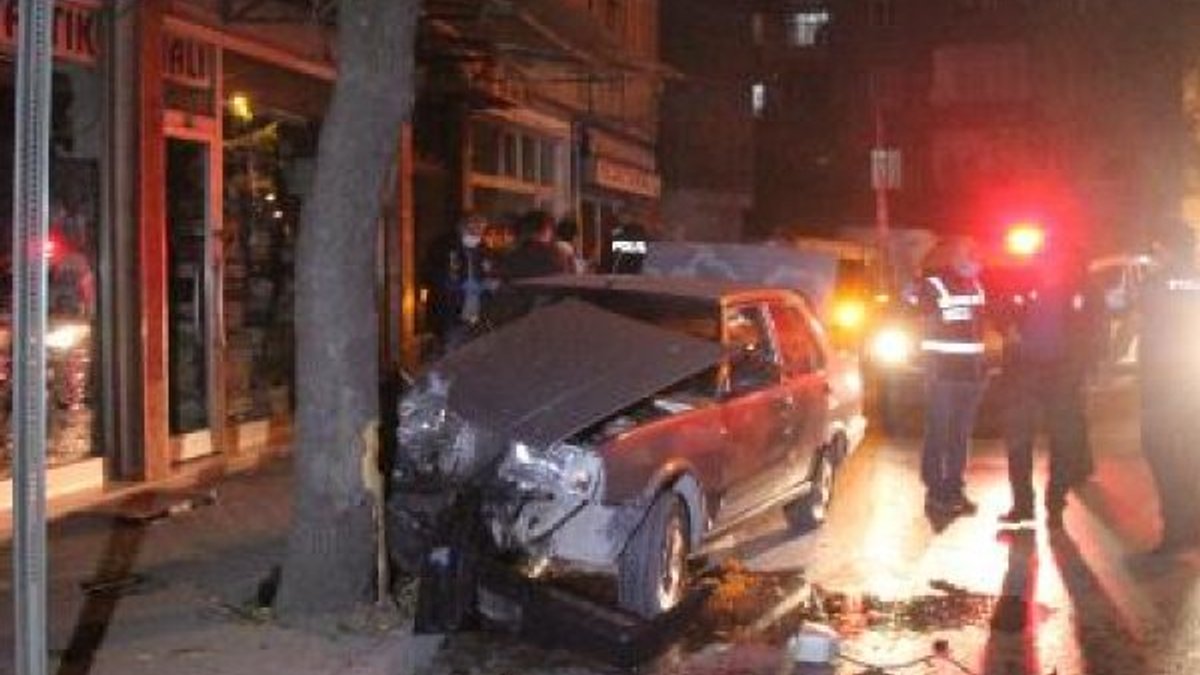 Konya'da dur ihtarına uymayan sürücü kaza yaptı