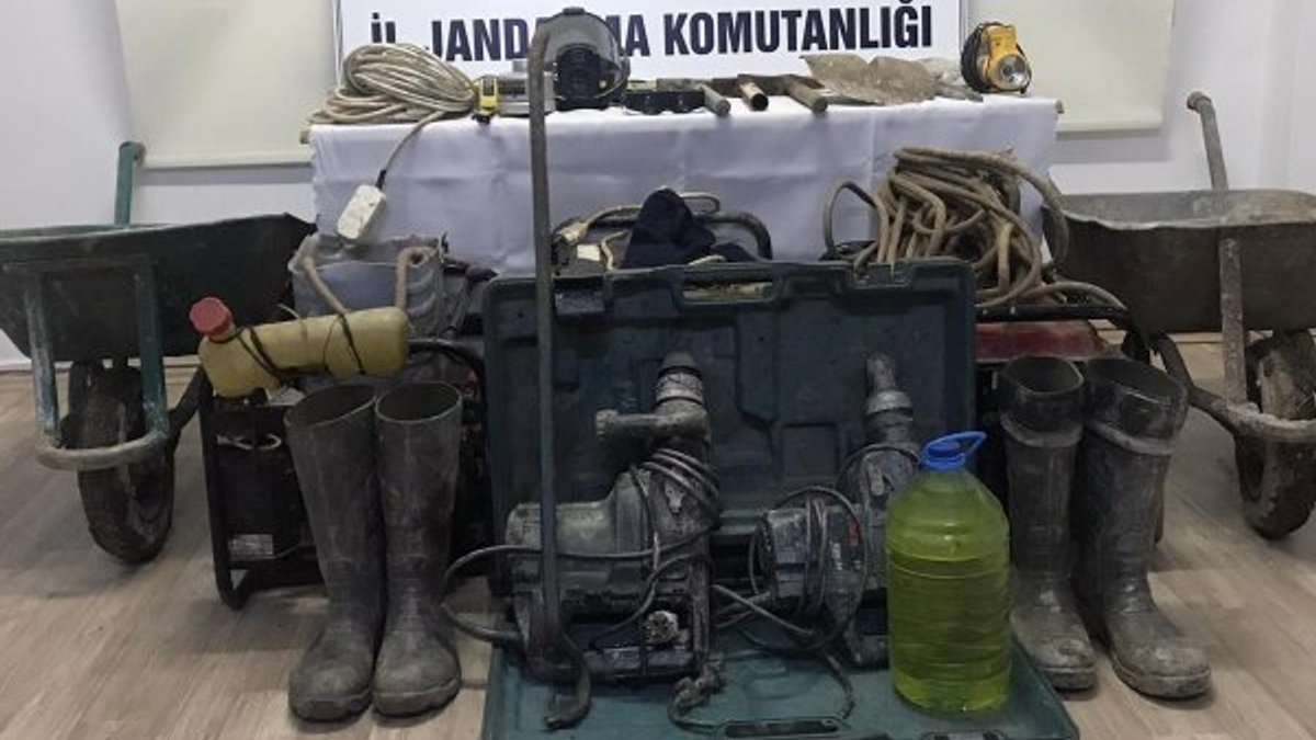 Balıkesir'de kaçak kazı yapan 3 kişi yakalandı