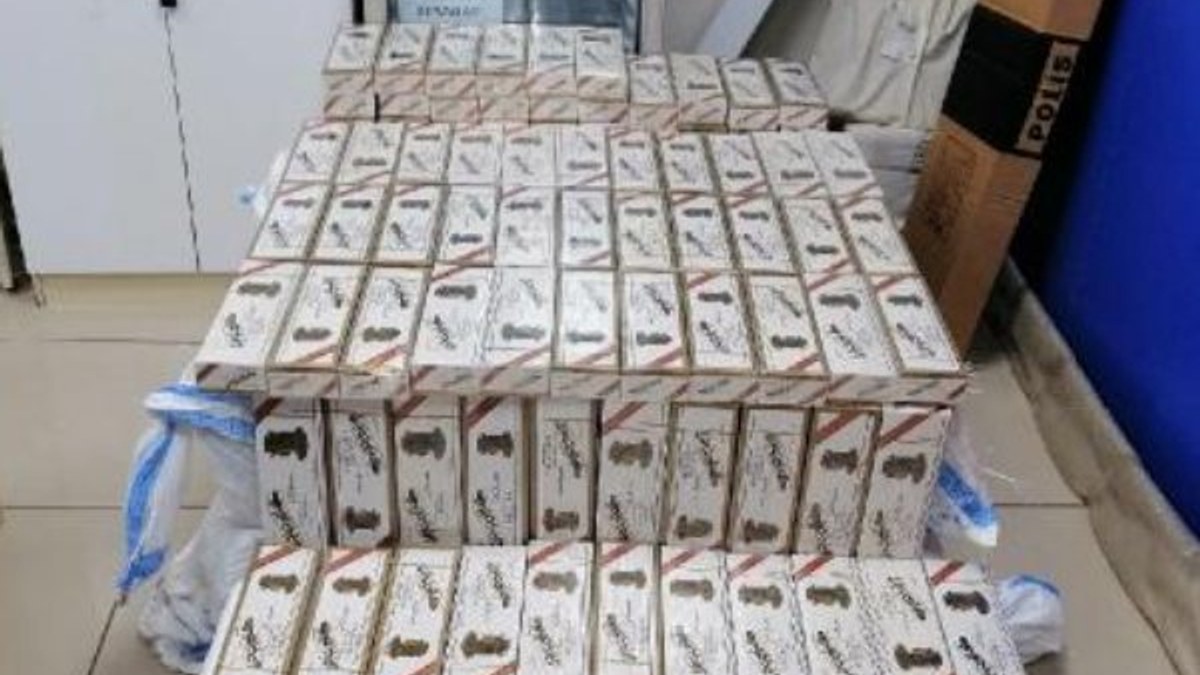 Bağcılar'da 6 bin paket kaçak sigara ele geçirildi