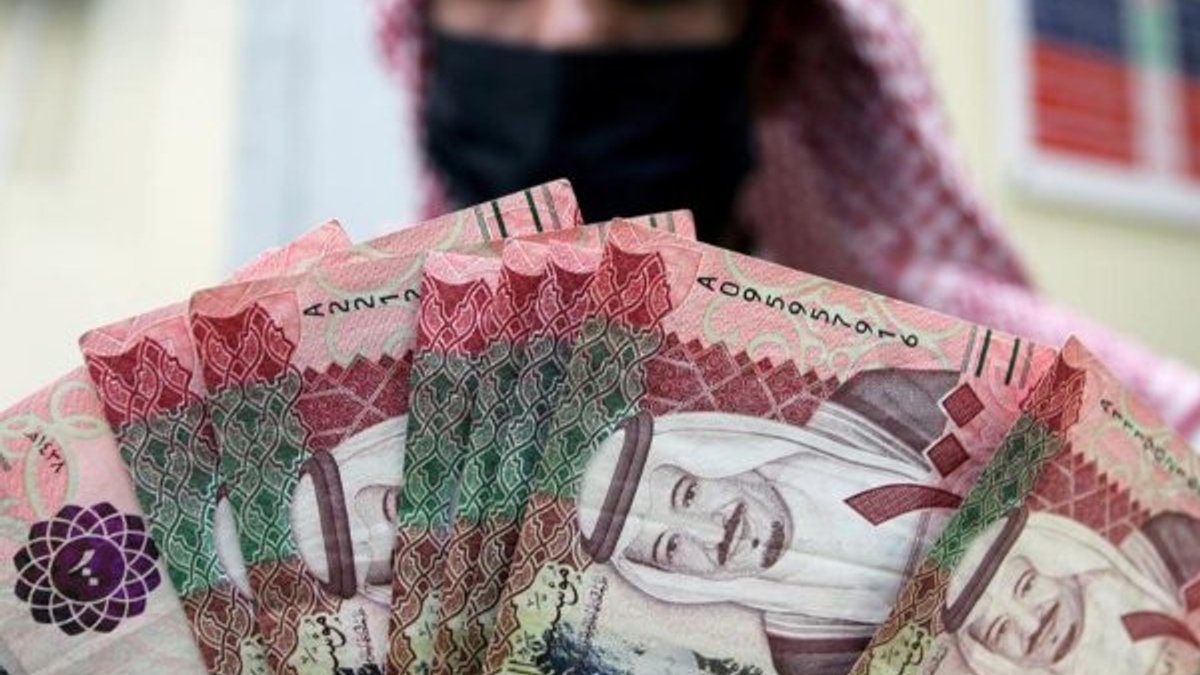 Suudi Arabistan'ın döviz rezervi 50 milyar dolar azaldı