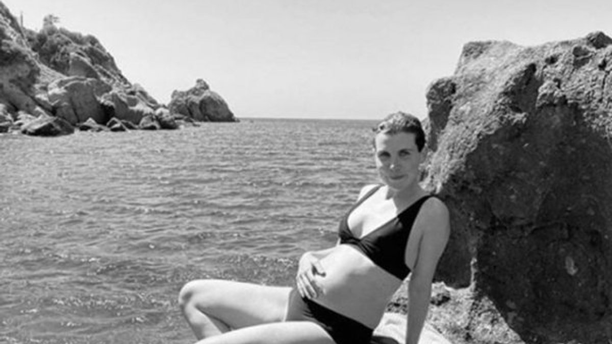 Ayşecan Tatari'den hamilelik pozu