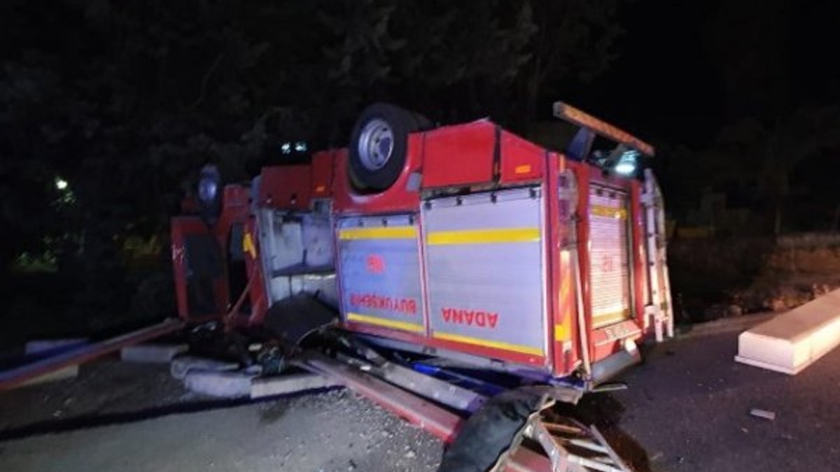 Adana'da yangına giden itfaiye aracı kaza yaptı: 3 yaralı