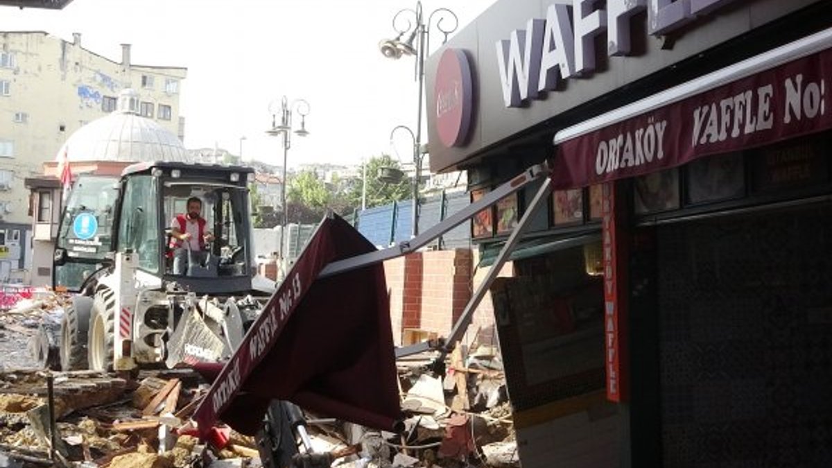 Ortaköy Kumpirciler Çarşısı'nda yıkıma başlandı