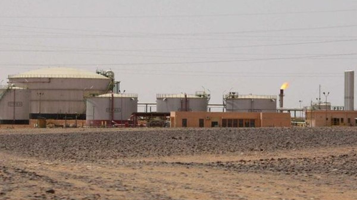 Hafter milisleri El-Fil petrol sahasında üretimi durdurdu