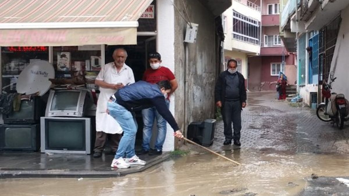 Kayseri'de sağanak yağış sele neden oldu