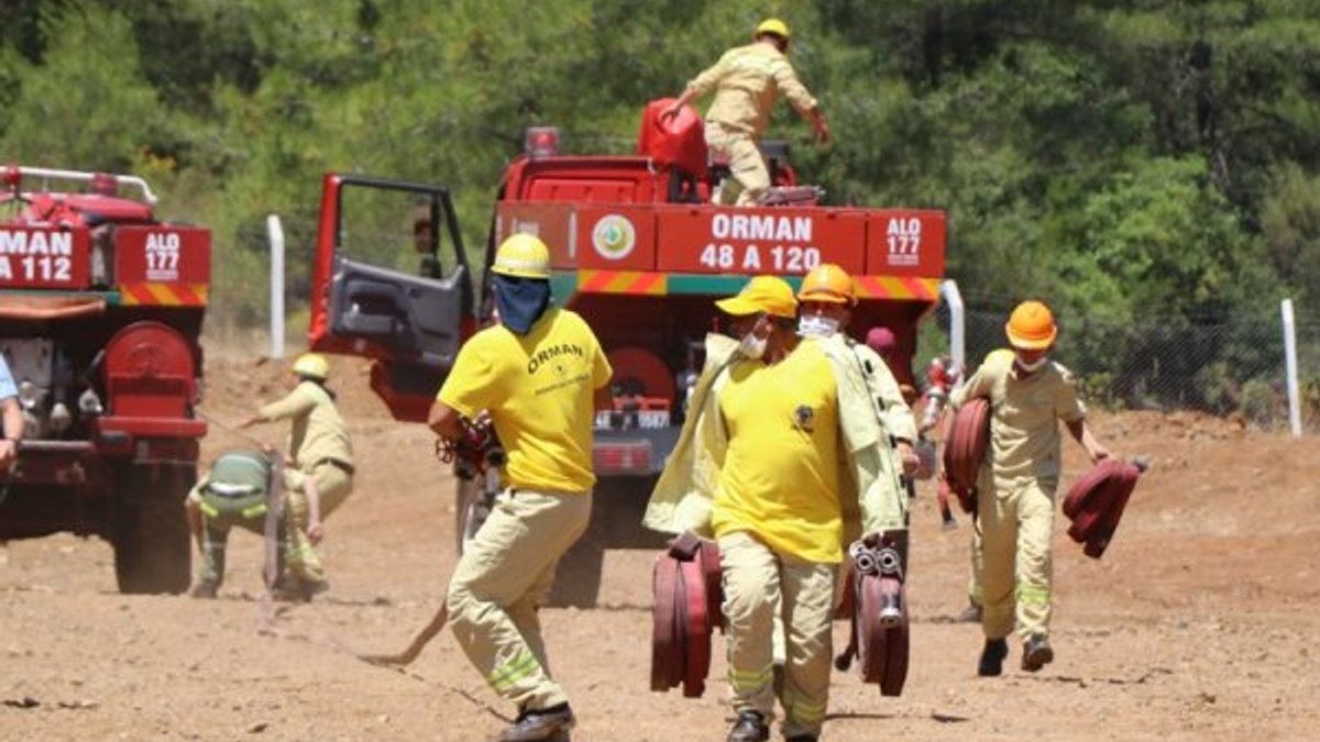 Orman işçileri, yangına karşı yarışarak hazırlanıyor