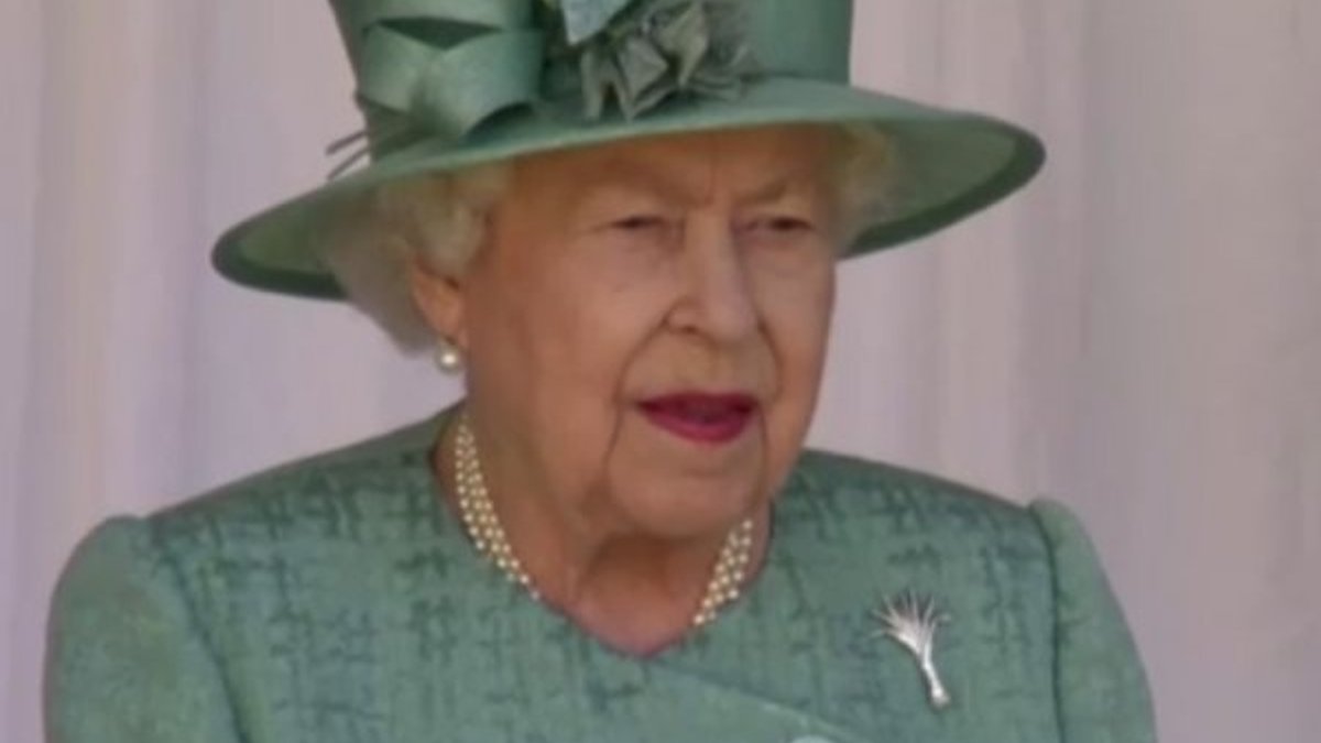 Kraliçe 2. Elizabeth doğum gününde yalnız kaldı