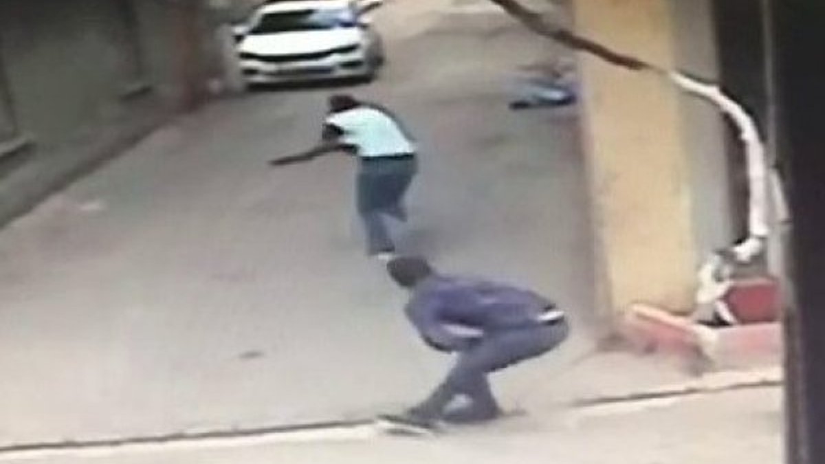 Adana'da cezaevi firarisi bir kişiyi ayağından vurdu