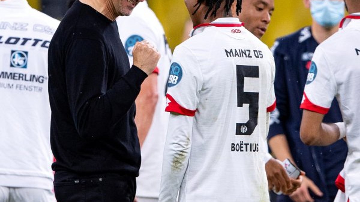 Borussia Dortmund, evinde Mainz 05'e yenildi