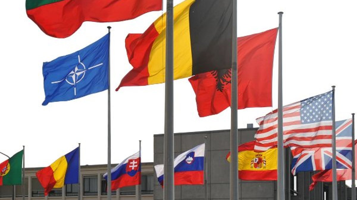 11 NATO ülkesi, pilot eğitimleri için ortak tesis kuracak