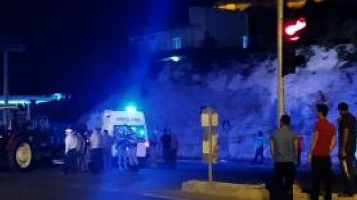 Gaziantep'te motosiklet ile traktör çarpıştı: 3 yaralı