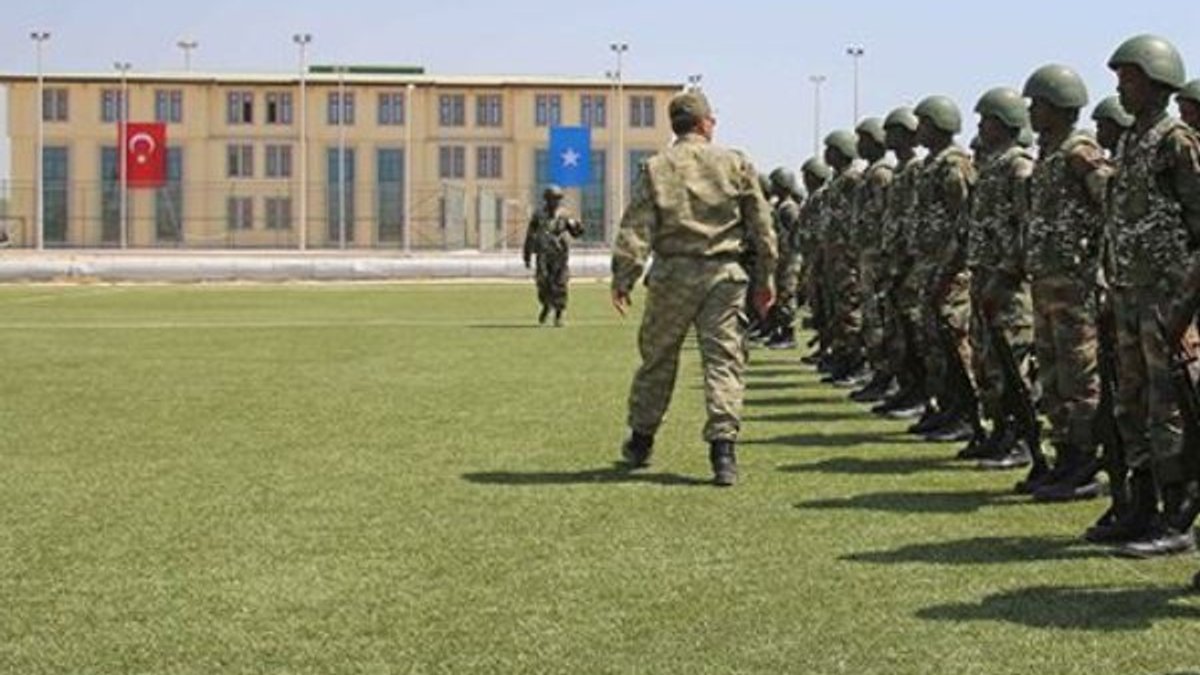Somali'de Türk askeri eğitim üssü önünde saldırı girişimi