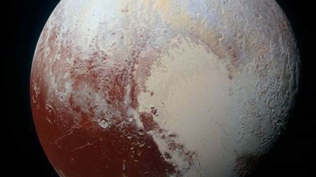 Buzla kaplı Plüton'un altında okyanus gizleniyor olabilir